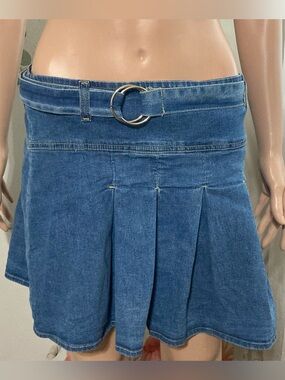 Sz 12 Vintage Moments Blue Denim Pleated Mini Skirt with Double Ring Belt